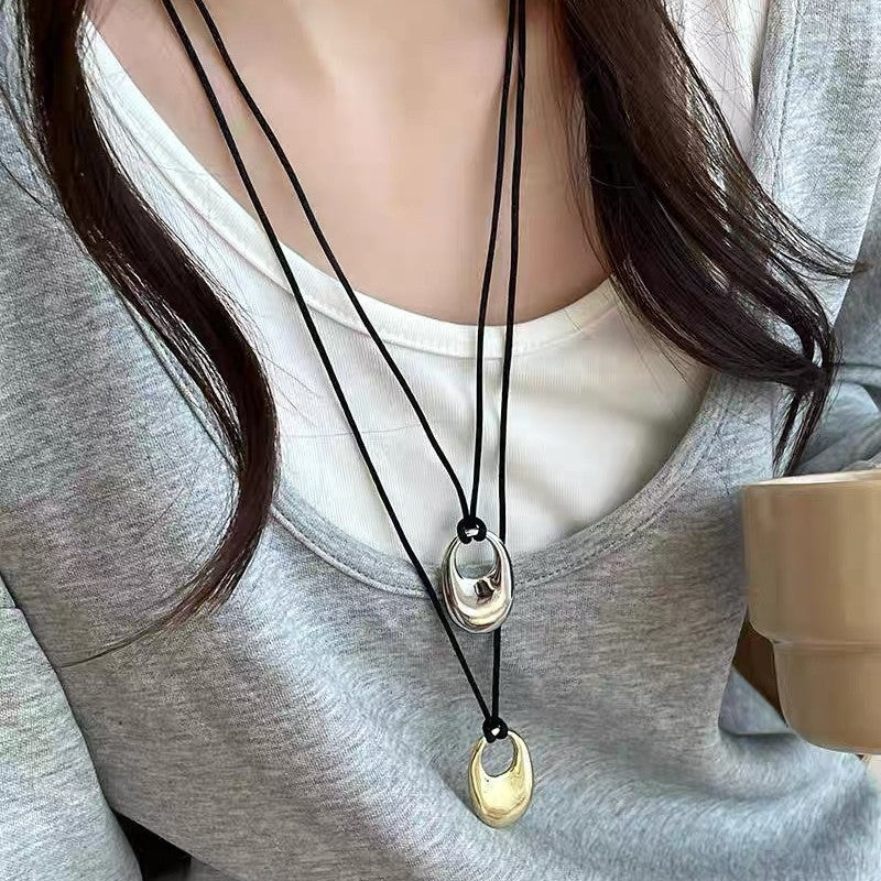 Damen Kette mit elegantem, ovalem Anhänger aus hochwertigem Metall Shop Nory