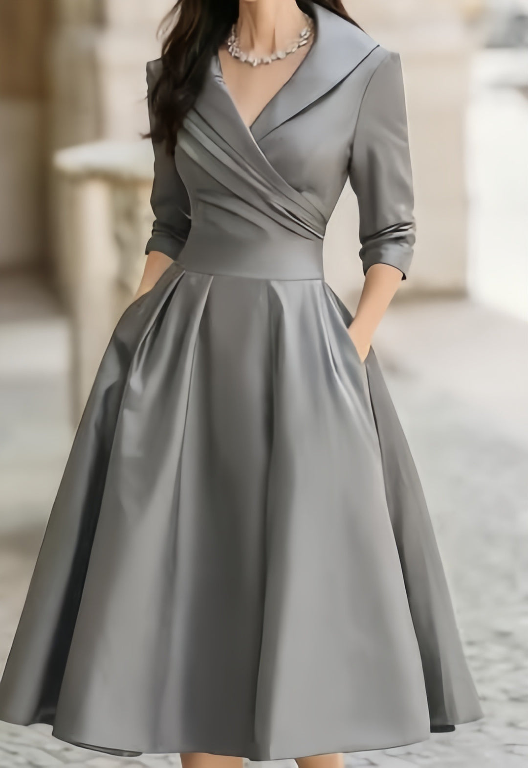 Damen Elegantes Satin-Midikleid mit Wickeloberteil, mittellangen Ärmeln und Eingrifftaschen Shop Nory