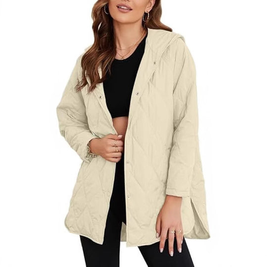 Damen gesteppte Kapuzenjacke mit Druckknopfleiste, seitlichen Schlitzen und mittlerer Länge Shop Nory