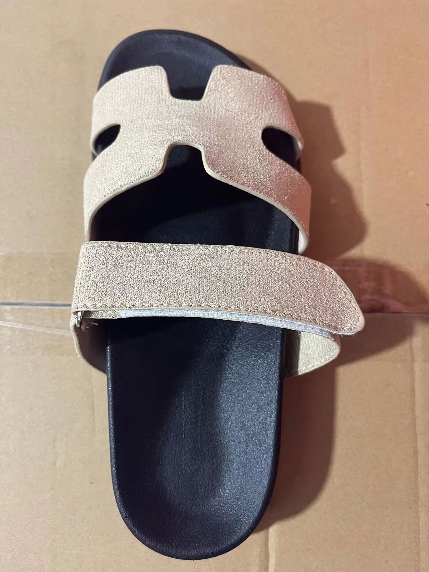 Damen Bequeme Zehentrenner-Sandalen mit breiten Riemen und rutschfester Sohle Shopnory