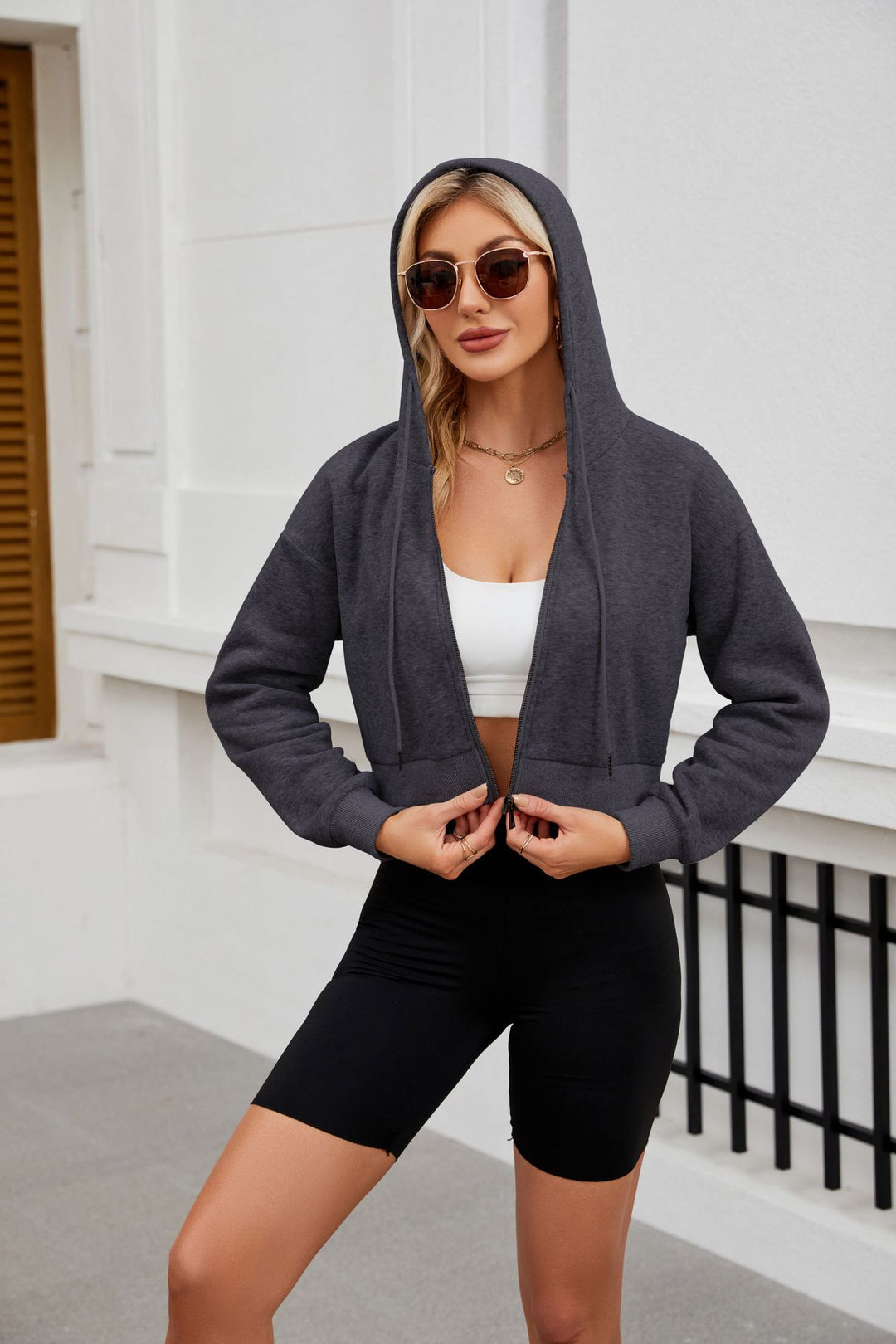 Damen Kurze Zip‑Hoodie Jacke mit Kapuze, Gummibund und Rippbündchen Shop Nory