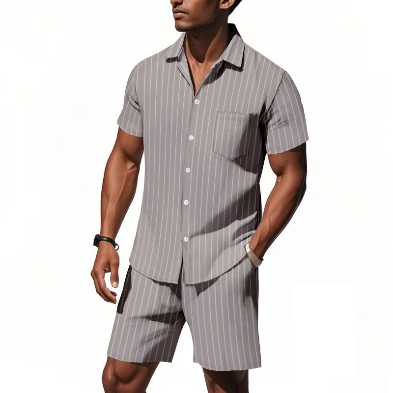 Herren Kurzarm-Pyjama-Set mit dezentem Streifenmuster und praktischer Brusttasche ShopNory