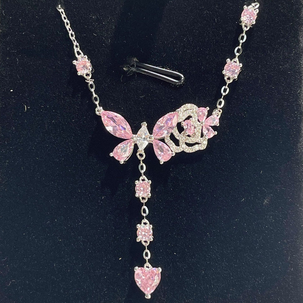Damen elegante Halskette mit funkelnden Schmetterlingsanhängern Shop Nory