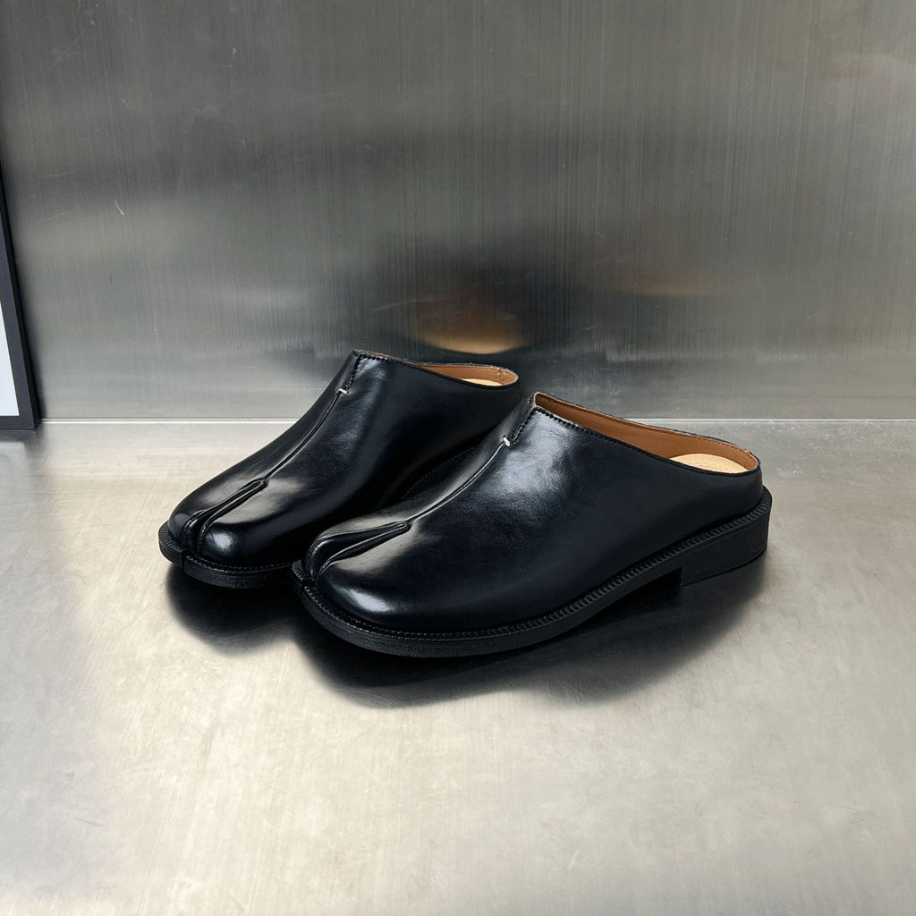 Damen modische Clogs mit einzigartigem Design und bequemer Schnallenverzierung