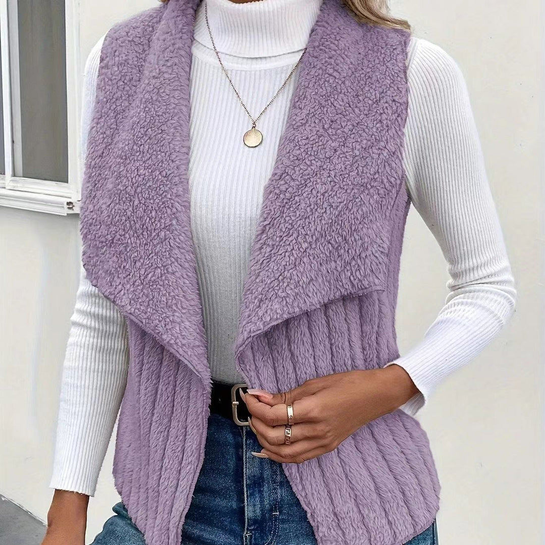 Damen nan kuschelige ärmellose Teddy-Fleece-Weste mit großem Schalkragen und strukturierter Rippenoptik Shop Nory