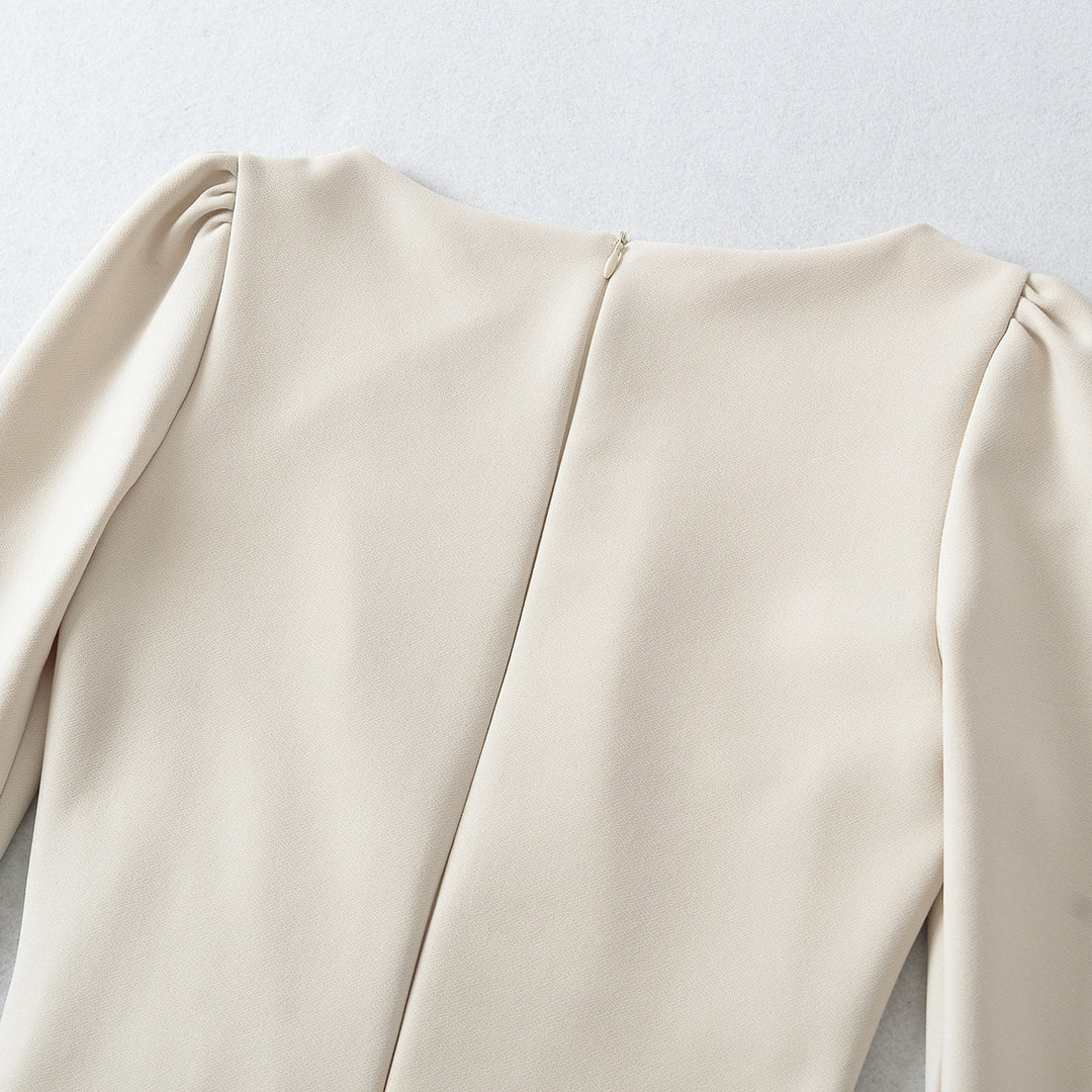 Damen Figurbetontes Midikleid mit geraffter Wickeloptik und langen Ärmeln Shop Nory