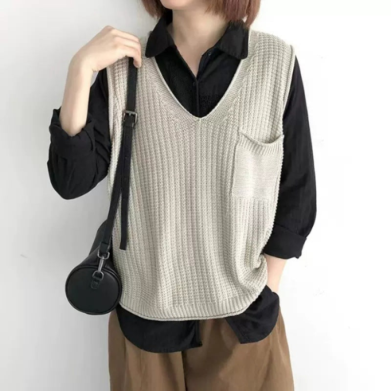 Damen Strickweste mit V-Ausschnitt und praktischer Brusttasche