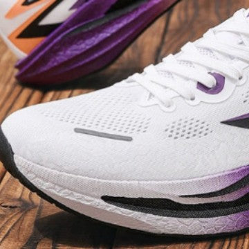 Damen Hochleistungs-Laufschuhe mit atmungsaktiver Oberflächenstruktur und reaktionsfreudiger Dämpfung