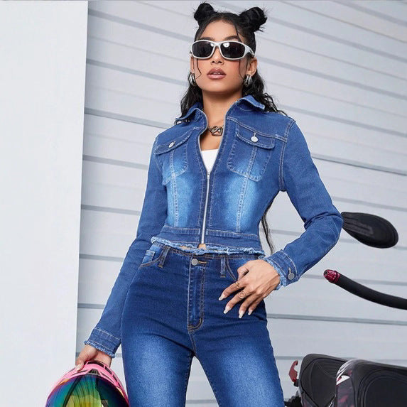 Damen kurz geschnittene taillierte Jeansjacke mit Reißverschluss und rohem Bund Shop Nory
