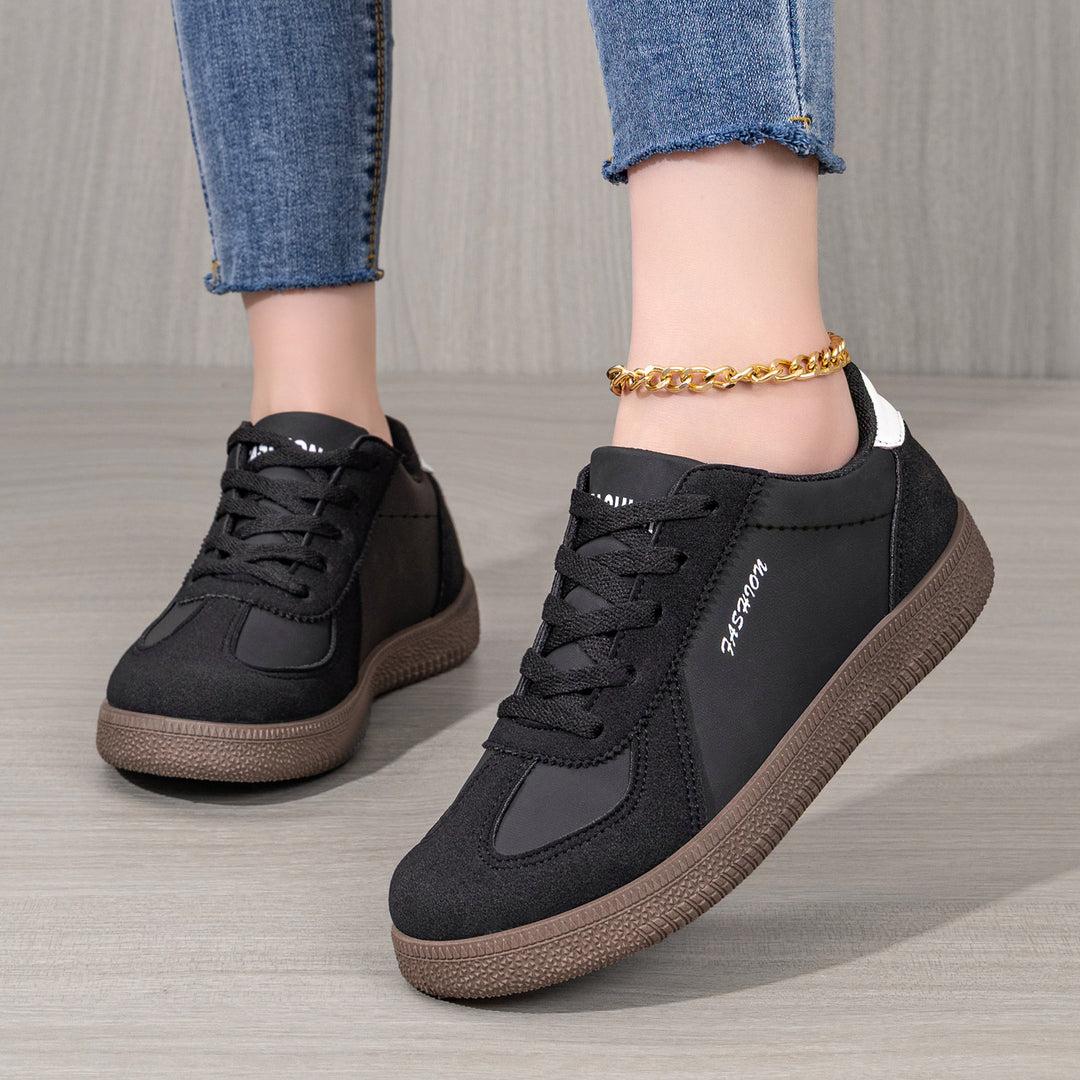 Damen nan retro-inspirierter Freizeit-Sneaker mit Veloursleder-Overlays, gepolsterter Fersenpartie und profiliertem Gummiaußensohle Shop Nory