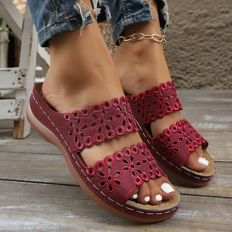 Damen modische Pantolette mit floralem Schnitt