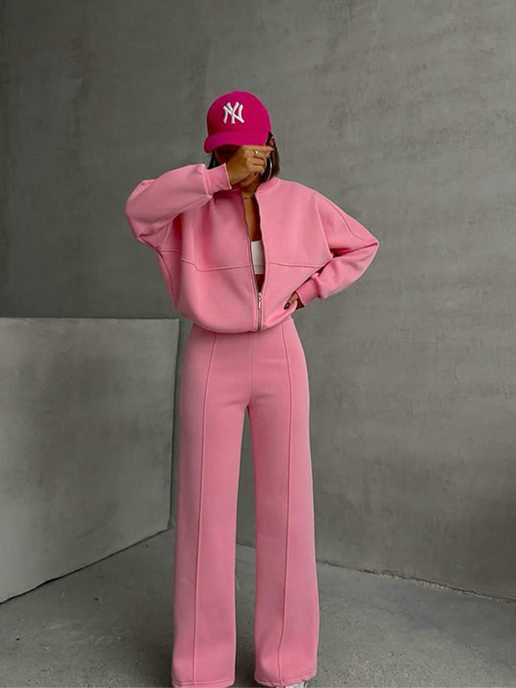 Damen sportive Oversize-Fleecejacke mit diagonaler Reißverschluss-Optik und weit geschnittener High-Waist-Jogginghose Shop Nory
