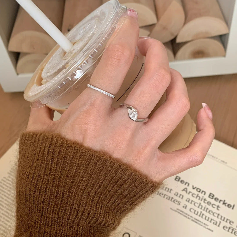 Damenring mit elegantem tropfenförmigem Zirkonia-Akzent Shop Nory
