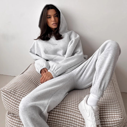 Damen Oversized Sweatshirt und hochgeschnittene Jogginghose Loungewear-Set aus weichem Baumwollfleece mit elastischem Bund Shop Nory