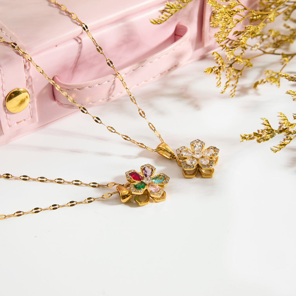 Damen Halskette mit floralen Zirkonia-Anhängern aus hypoallergenem Edelstahl Shop Nory