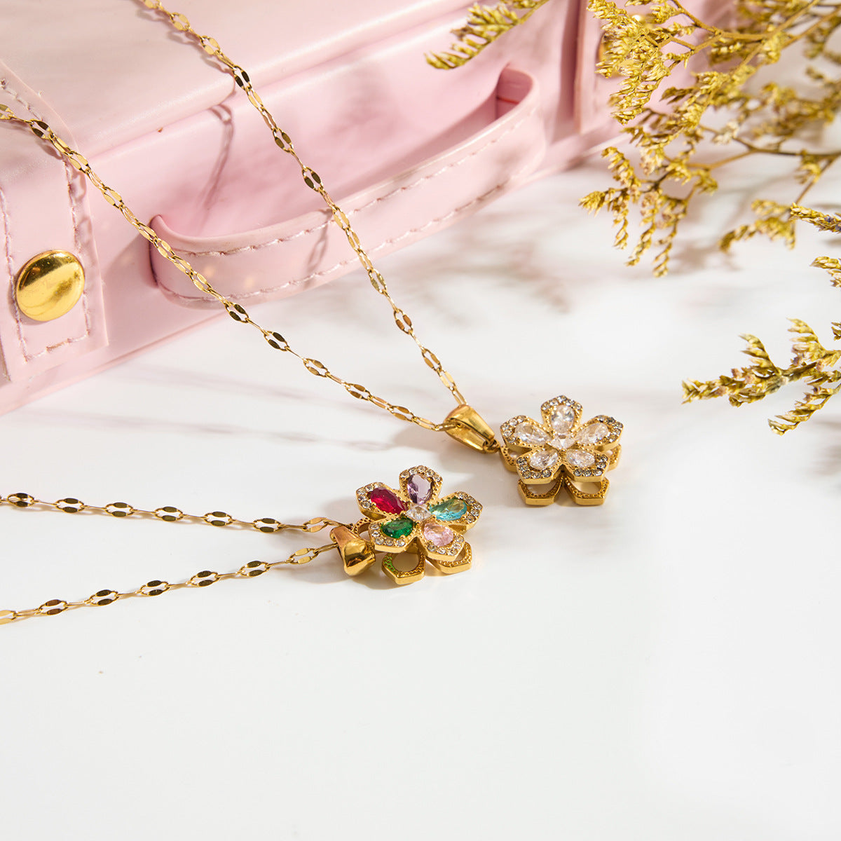 Damen Halskette mit floralen Zirkonia-Anhängern aus hypoallergenem Edelstahl Shop Nory