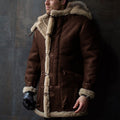 Herren Lammfell-Mantel mit Kapuze und praktischen Taschen