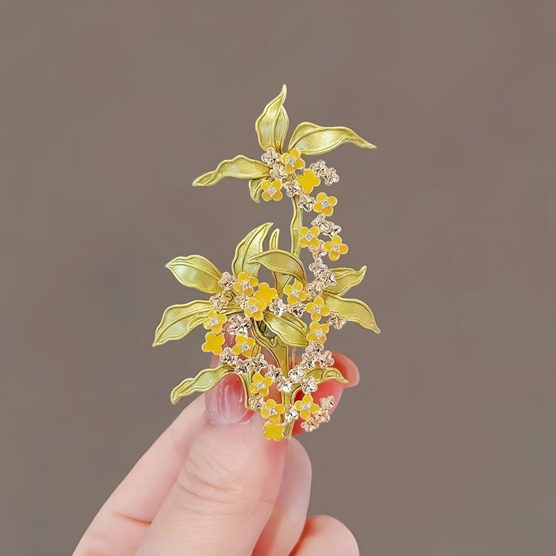 Filigrane Emaillierte Ahornblatt-Brosche mit Zirkonia