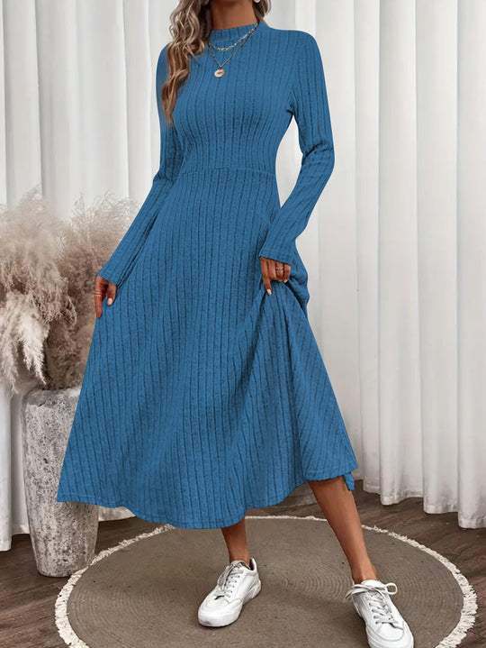Damen Geripptes Strickmidikleid mit hohem Stehkragen und taillierter A-Linie Shop Nory