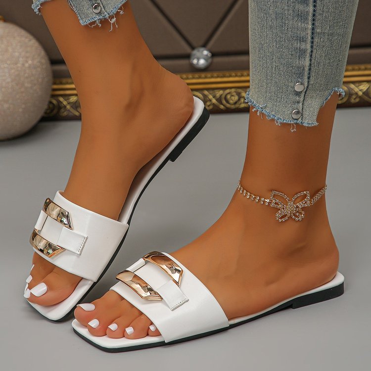 Damen Elegante und bequeme Slides mit dekorativen Metallakzenten
