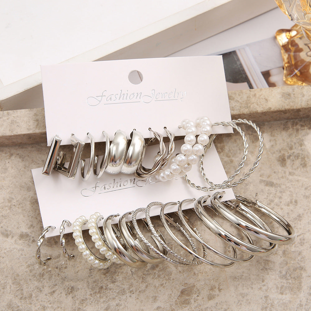 Damen Creolen-Set mit funkelnden Details und vielseitigen Designs Shop Nory
