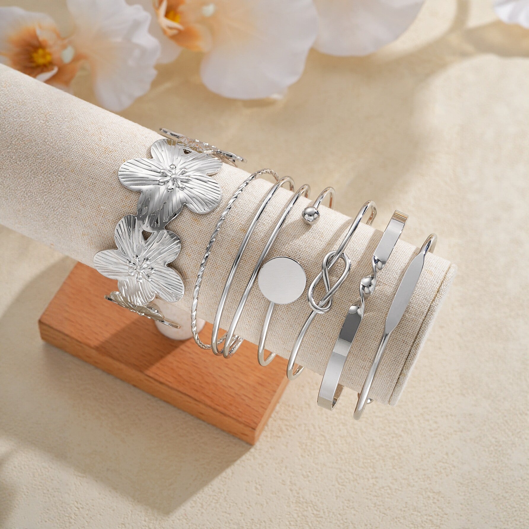 Damen Armreif-Set aus filigranen und künstlerischen Designs Shop Nory