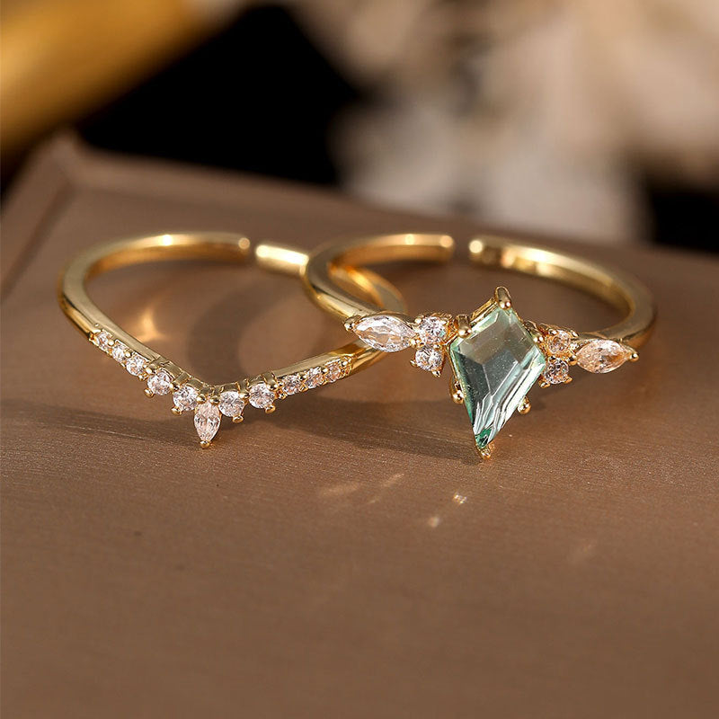 Damen Verführerischer Ring mit funkelnden Kristallen und einzigartigem Steindesign Shop Nory