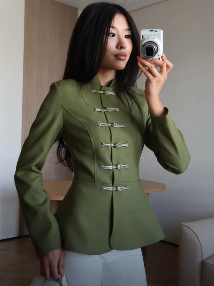 Damen Taillierte Militärinspirierte Jacke mit Stehkragen, Kordelverschlüssen und Schößchen Shop Nory