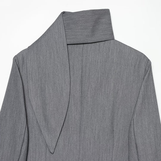 Damen Eleganter Longline-Blazer mit hohem Funnelkragen und überziehbaren Stoffknöpfen Shop Nory