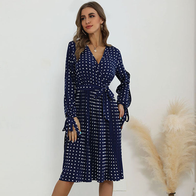Damen Polka-Dot Wickelkleid mit V‑Ausschnitt, Bindegürtel und plissiertem Midirock Shop Nory