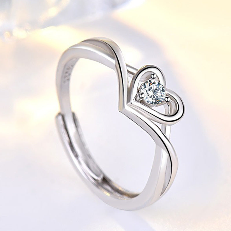 Damenring mit filigranem Herzdesign und funkelndem Zirkonia Shop Nory