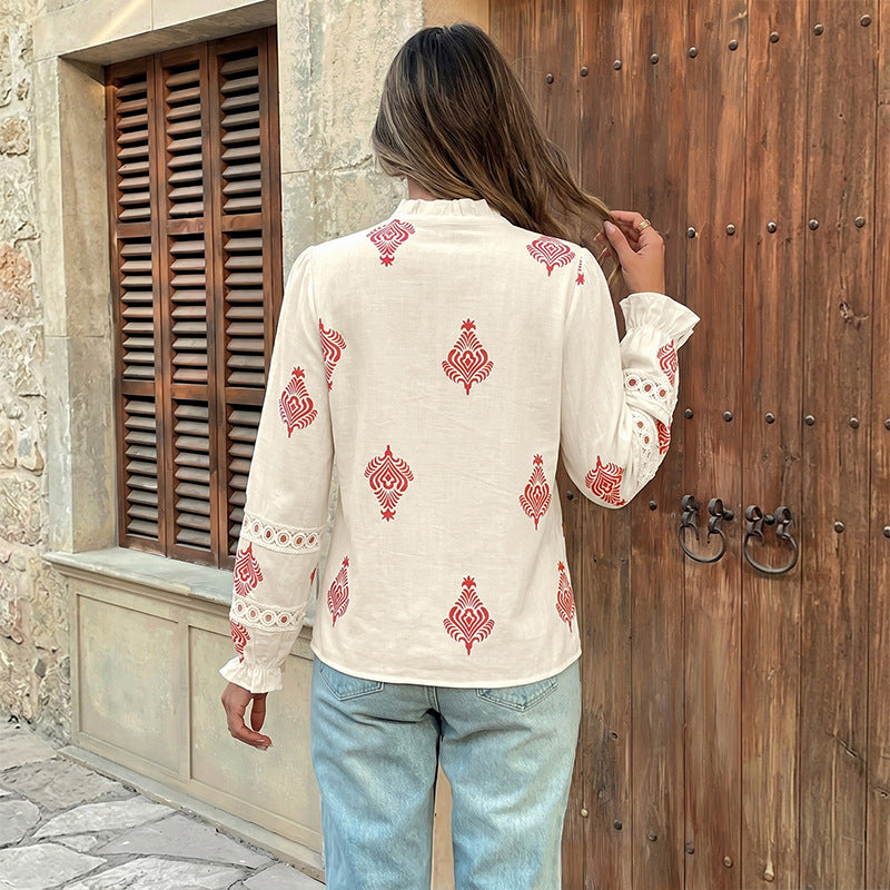 Damen Gemusterte Bluse mit Stehkragen, Zierknopfleiste und Häkelbesatz an Ärmeln Shop Nory