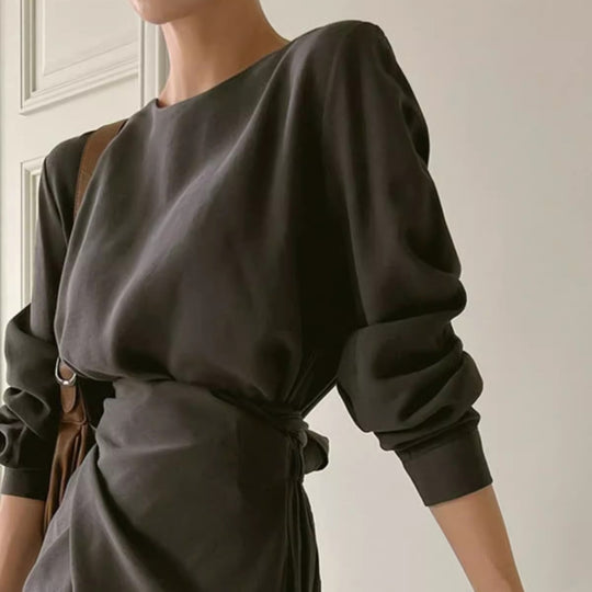 Damen Modernes Longkleid mit überlappender Taillenpasse, verdeckten Eingrifftaschen und kastiger Silhouette Shop Nory