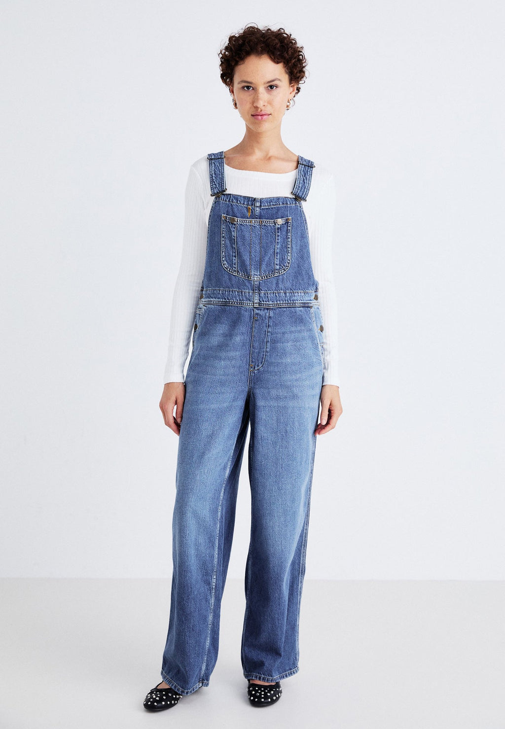 Damen Denim-Latzhose mit weitem Bein und verstellbaren Trägern