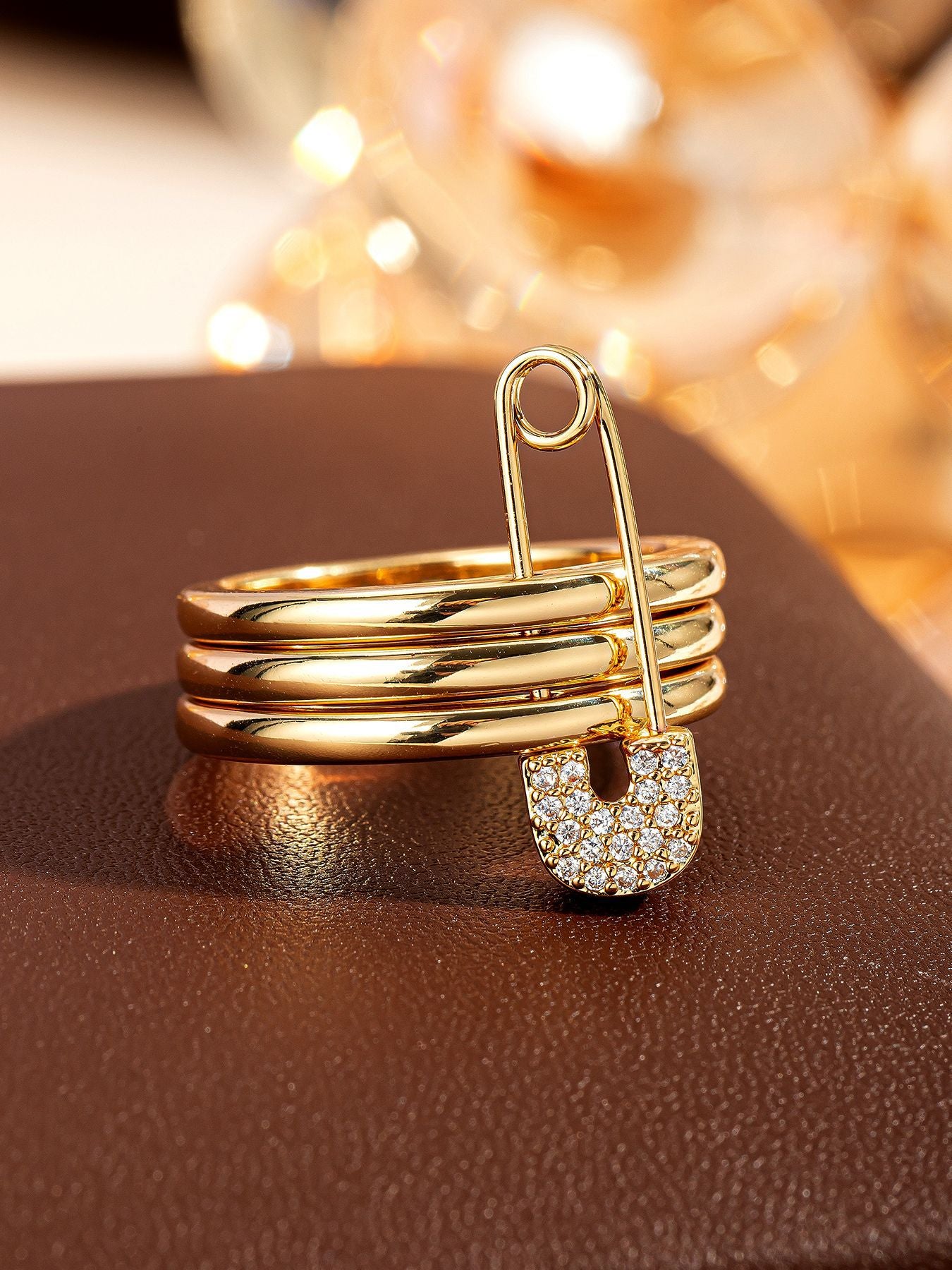 Damen eleganter Ring mit Sicherheitsnadel Design Shop Nory