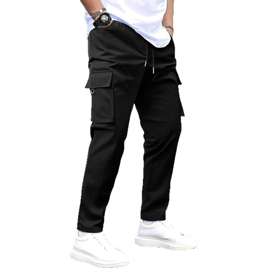 Herren Slim‑Tapered Cargo‑Jogginghose mit Tunnelzugbund, Klappentaschen und Metallringdetail Shop Nory