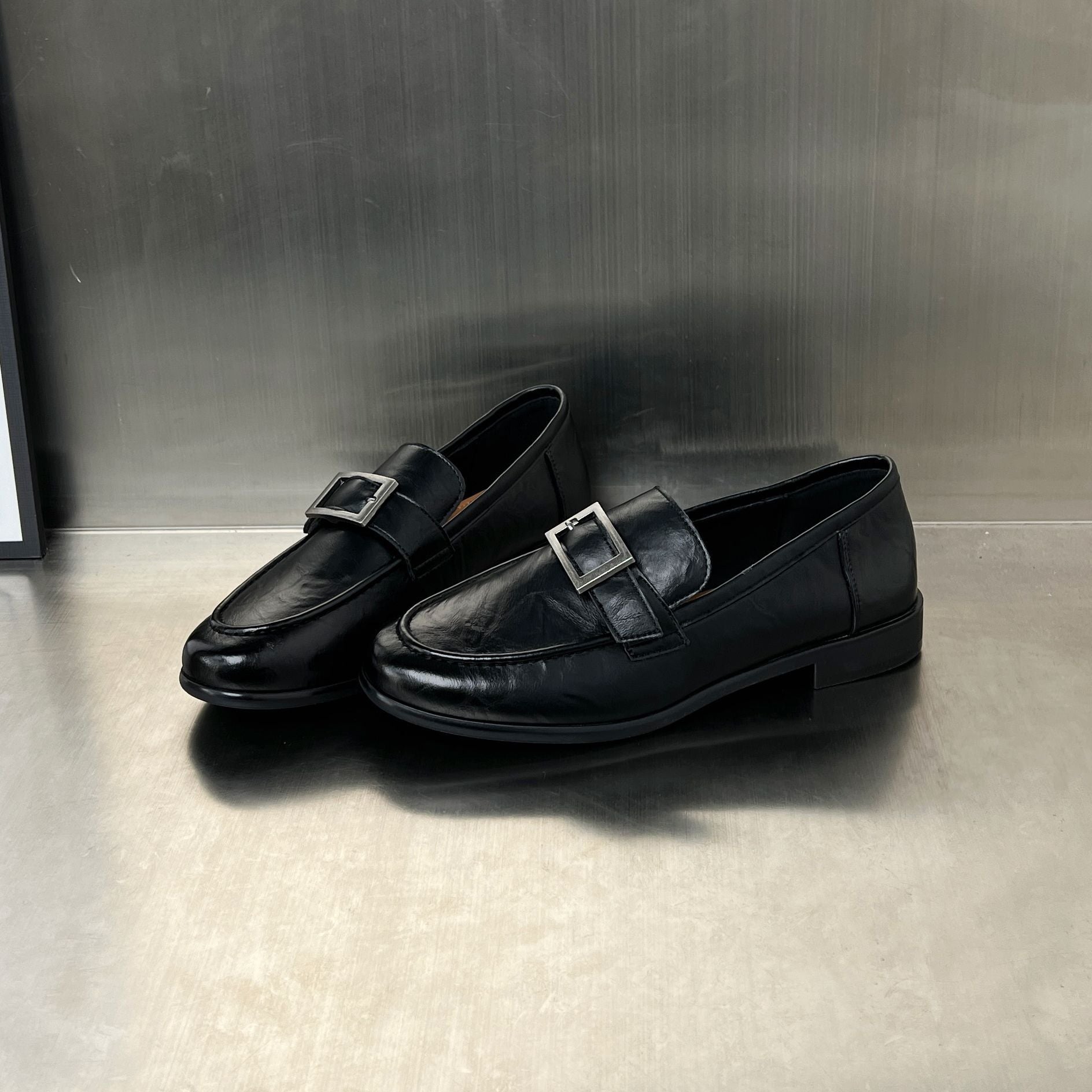Damen elegante Mokassins mit modischer Schnallenverzierung
