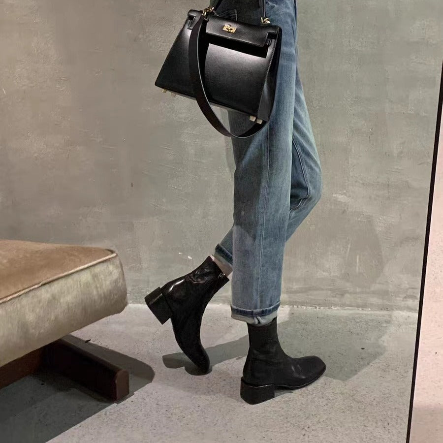 Damen Glattleder-Stiefelette mit schlanker Socken-Passform, innenliegendem Reißverschluss und sculpted Blockabsatz Shop Nory