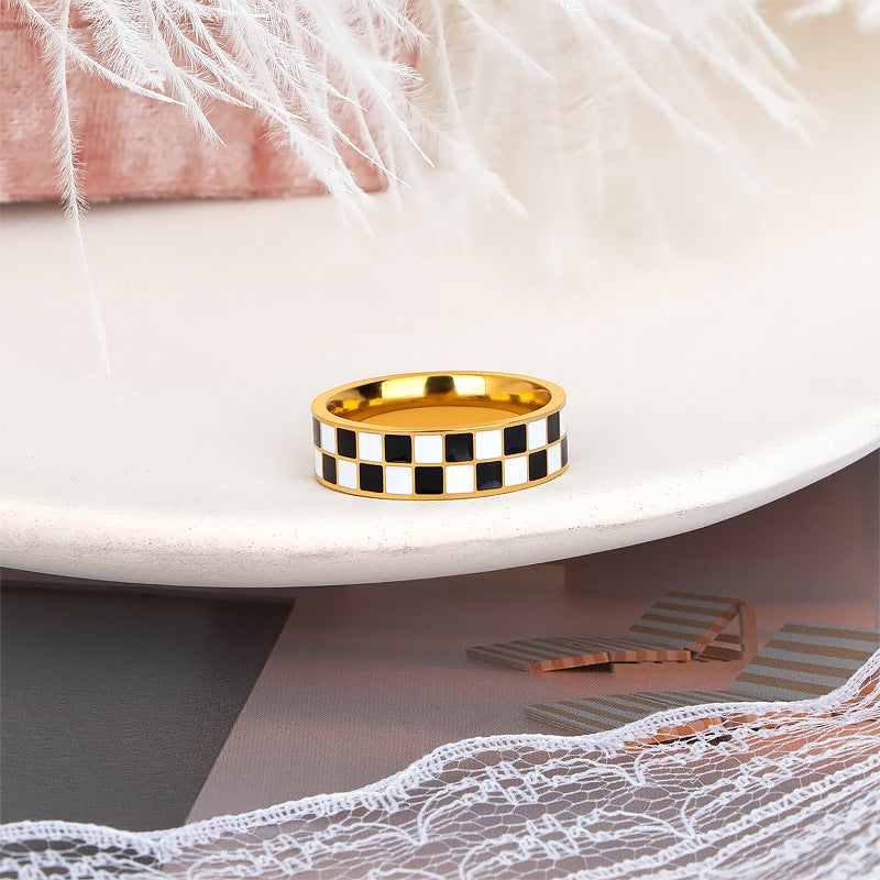 Damen modischer Ring mit einzigartigem Schachbrettmuster Shop Nory