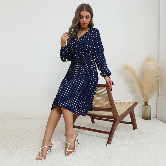 Damen Polka-Dot Wickelkleid mit V‑Ausschnitt, Bindegürtel und plissiertem Midirock Shop Nory