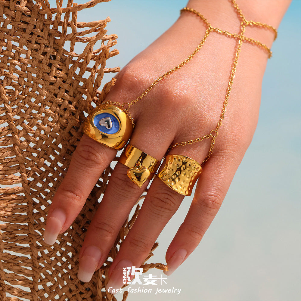 Damenring mit elegantem Herzmotiv aus hochwertigem Edelstahl Shop Nory