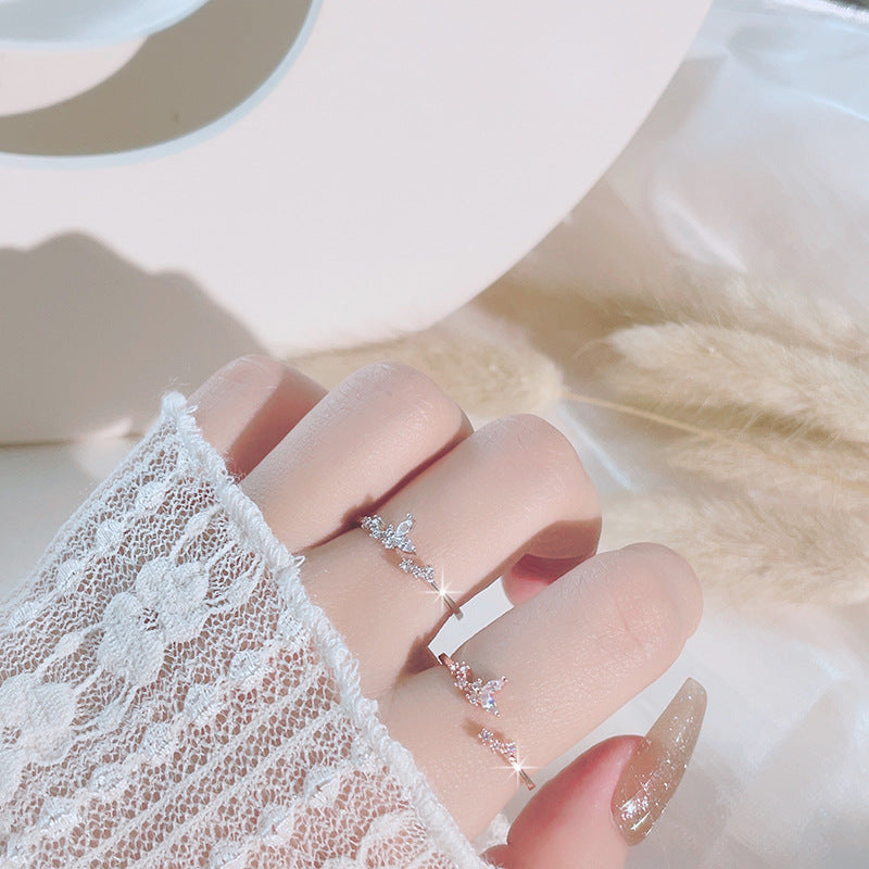 Damenring mit elegantem Schmetterlingsdesign und funkelnden Zirkonia Shop Nory