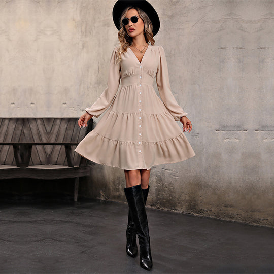 Damen Verspieltes Stufenkleid mit V‑Ausschnitt, durchgehender Knopfleiste und tailliertem Einsatz Shop Nory