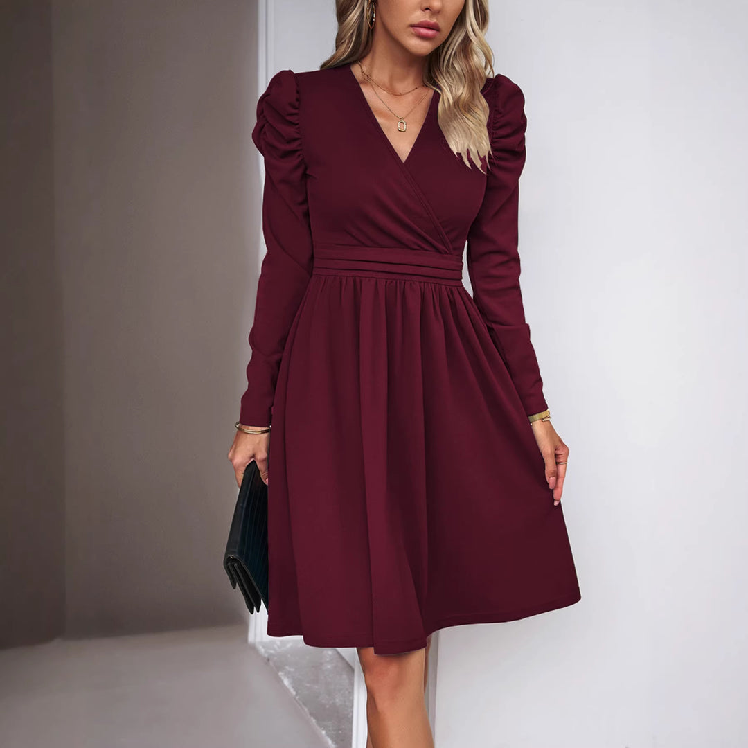 Damen Wickelkleid mit V-Ausschnitt, gerafften Puffärmeln und tailliertem Faltenrock Shop Nory