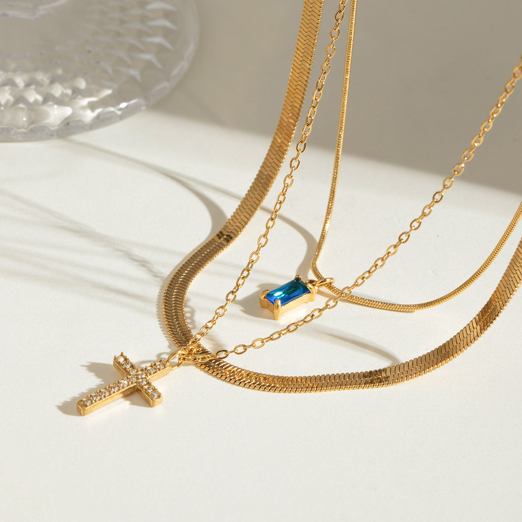 Damen Mehrlagige Halskette mit feinen goldenen Talismans und hypoallergenen Eigenschaften Shop Nory