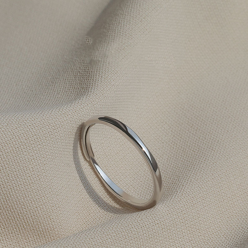 Damen zierlicher Edelstahlring mit polierter Oberfläche Shop Nory