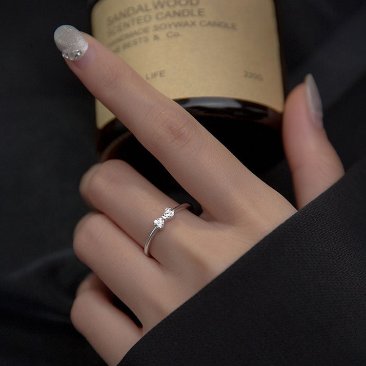 Damen eleganter Ring mit filigranem Design und funkelnden Kristallen Shop Nory