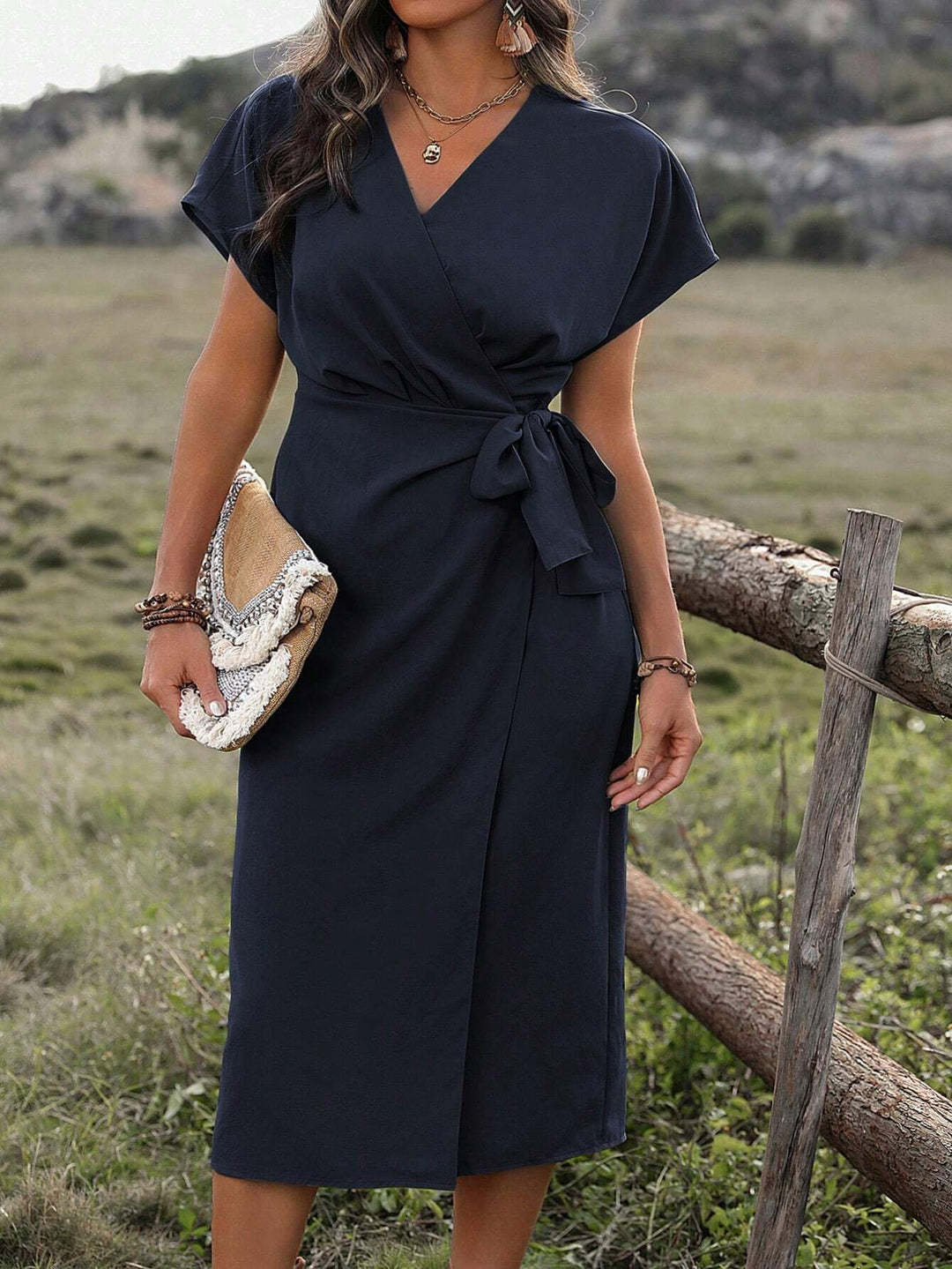 Damen Wickelkleid mit hohem Schlitz und elegantem V-Ausschnitt Shopnory