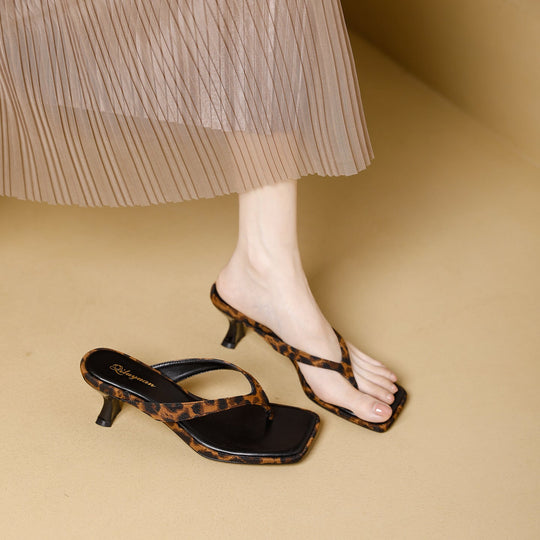 Damen modische Flip-Flops mit geschmackvollem Punktedesign und elegantem Absatz