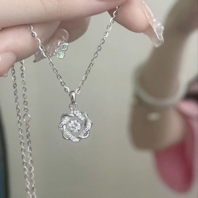 Damen Halskette mit kunstvollem Anhänger aus hochwertigem Edelstahl und funkelnden Zirkonia Shop Nory